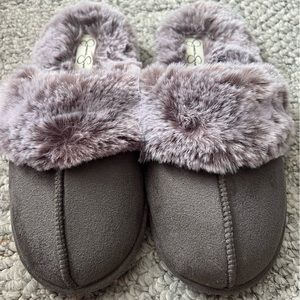 Jessica Simpson house shoes